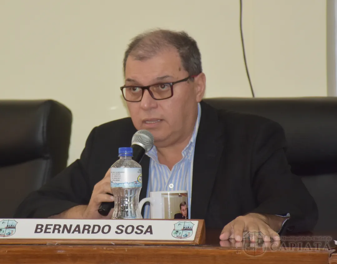 Foto 1 de Intervención de los concejales Belém Melgarejo (PLRA) y Bernardo Sosa Viveros (ANR) en el punto del Orden del Día Informes