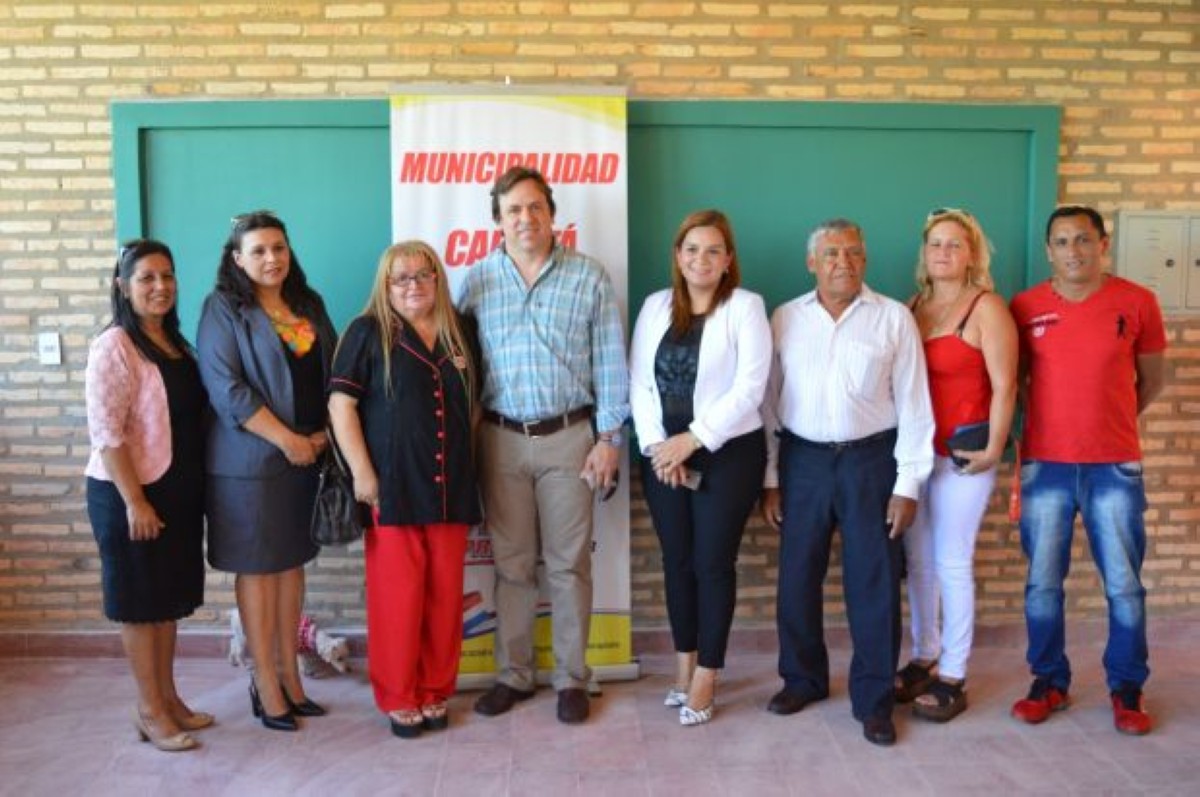 Foto 4 de Concejala Laura Gamarra de Talavera presente en actos inaugurales de nuevas aulas en escuelas