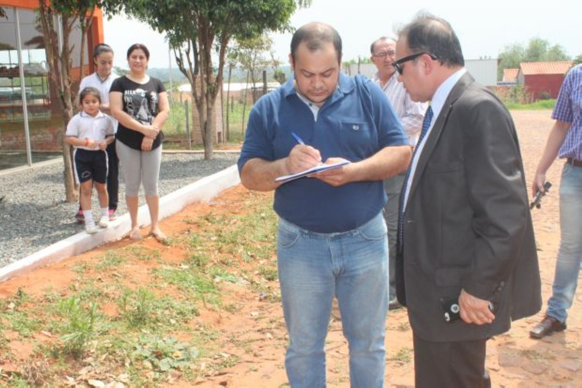 Foto 25 de Vecinos del Km. 21 ruta I expresaron su queja contra recicladora de residuos plásticos por emisión de malos olores