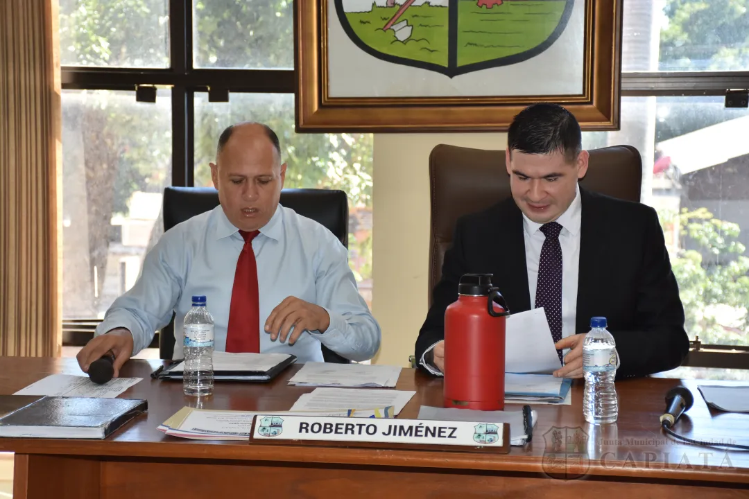 Foto 12 de SESION ORDINARIA DE LA JUNTA MUNICIPAL DE CAPIATA: Notas Recibidas y Expedientes Dictaminados