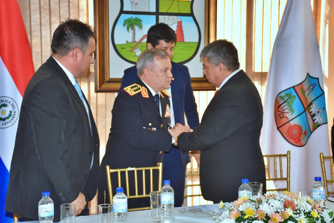Foto 34 de Acto de reconocimiento como “Ciudadano Ilustre de Capiatá” al Comandante de la Policía Nacional, Crio. Gral. César Silguero Lobos