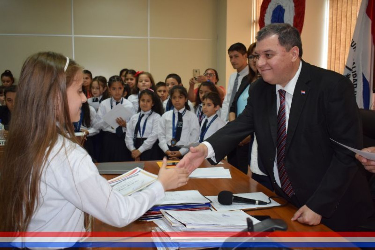 Foto 34 de Reconocimiento a la Esc. Bás. Nº 81 y Col. Nac. "Ma. Auxiliadora"