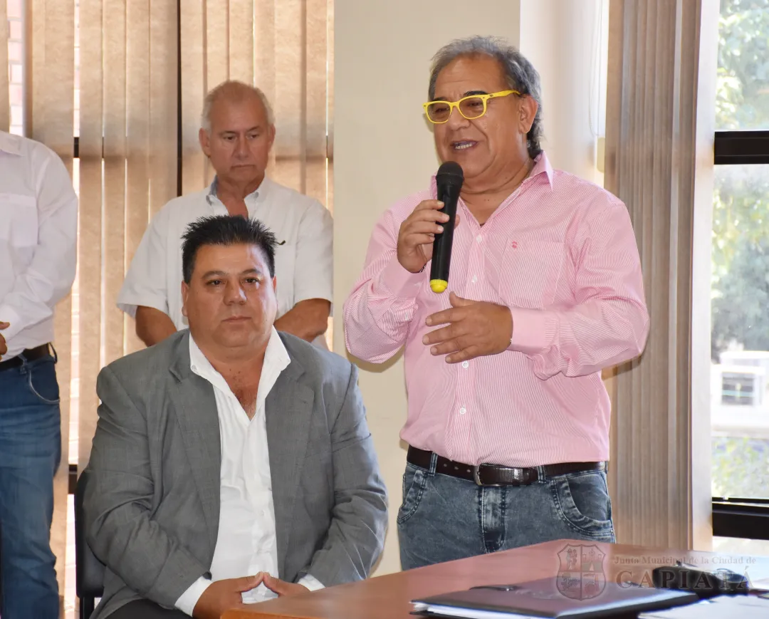 Foto 13 de Entrega de reconocimiento al Mérito a los destacados comunicadores sociales Felipe Darío Fernández y Luis Arce