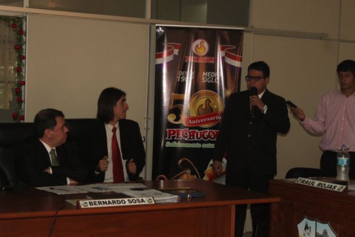 Foto 4 de El Abg. Pedro Hugo Lorenzo González Barrios juró como juez de Faltas ad hoc