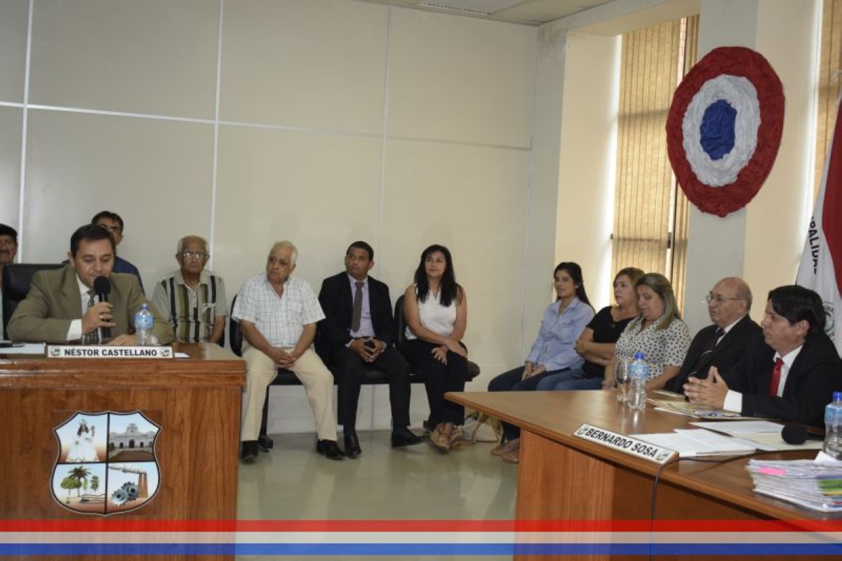 Foto 19 de Acto de entrega de reconocimiento como "Hijo Dilecto de la ciudad de Capiatá" al Prof. Bernardo Sosa Ortiz