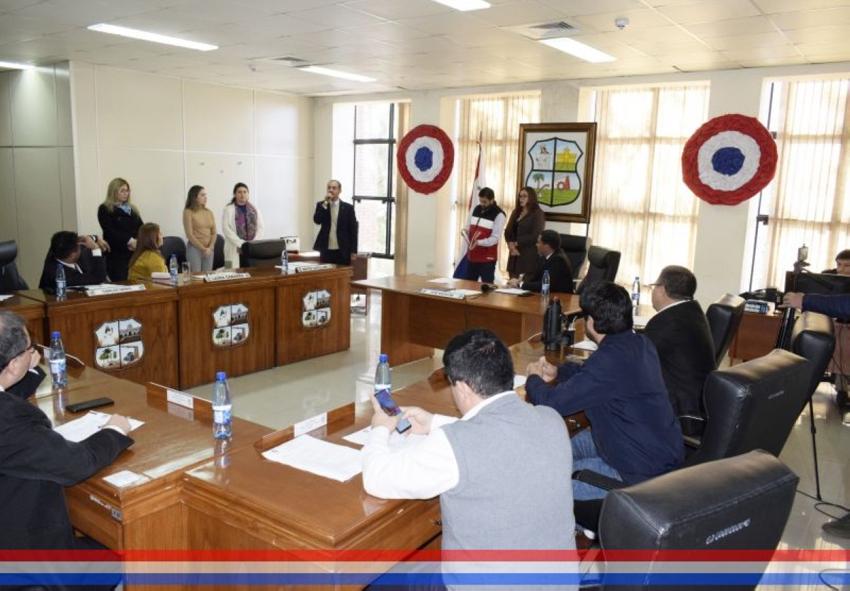 Foto 1 de Visita de representantes de la Defensoría Pública de la Niñez y la Adolescencia de la ciudad de Capiatá