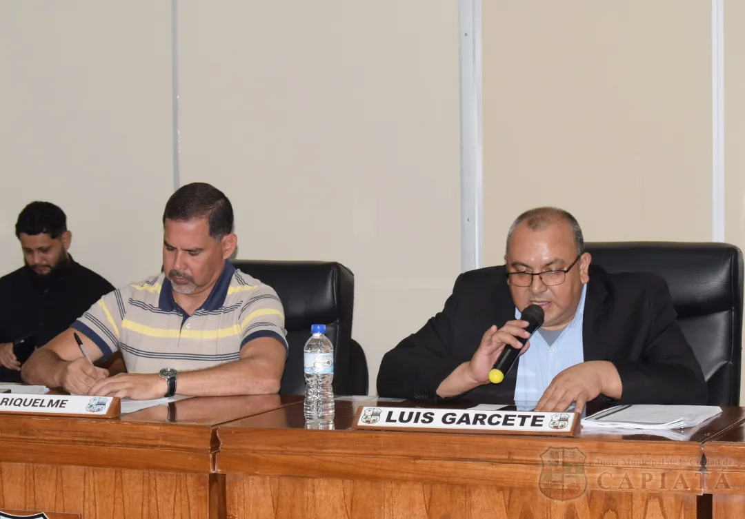 Foto 10 de SESION ORDINARIA DE LA JUNTA MUNICIPAL DE CAPIATA: Notas Recibidas y Expedientes Dictaminados