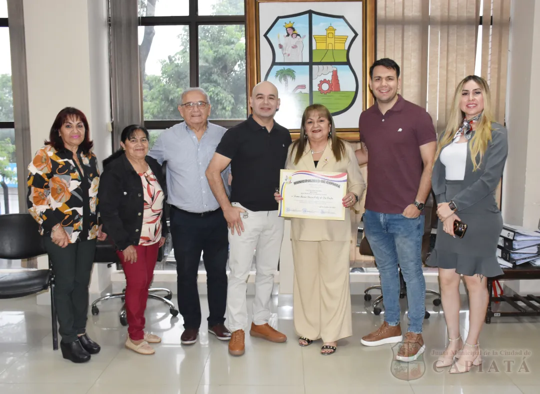 Foto 4 de Doña María Luisa Ortiz de Da Costa es reconocida como “Hija Dilecta de la ciudad de Capiatá