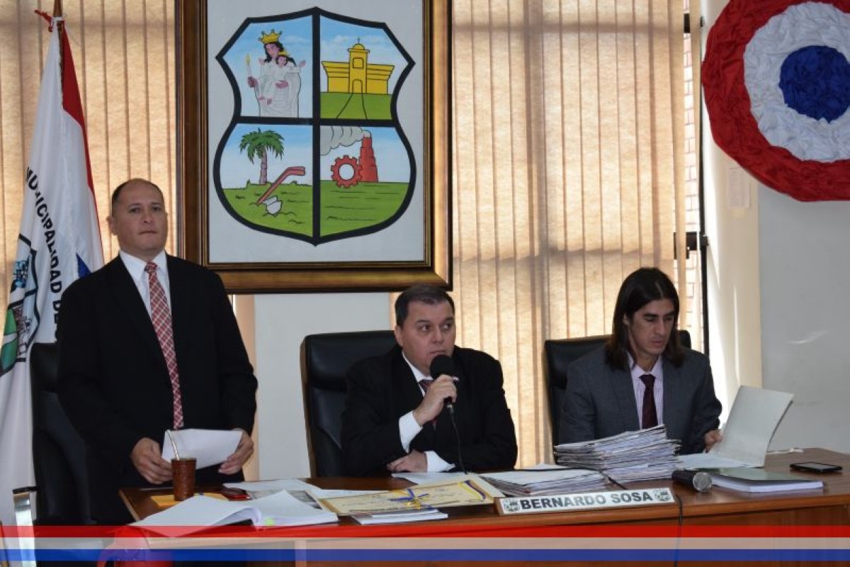 Foto 1 de Entrega de reconocimiento al Prof. Carlos Eusebio Díaz Alvarez