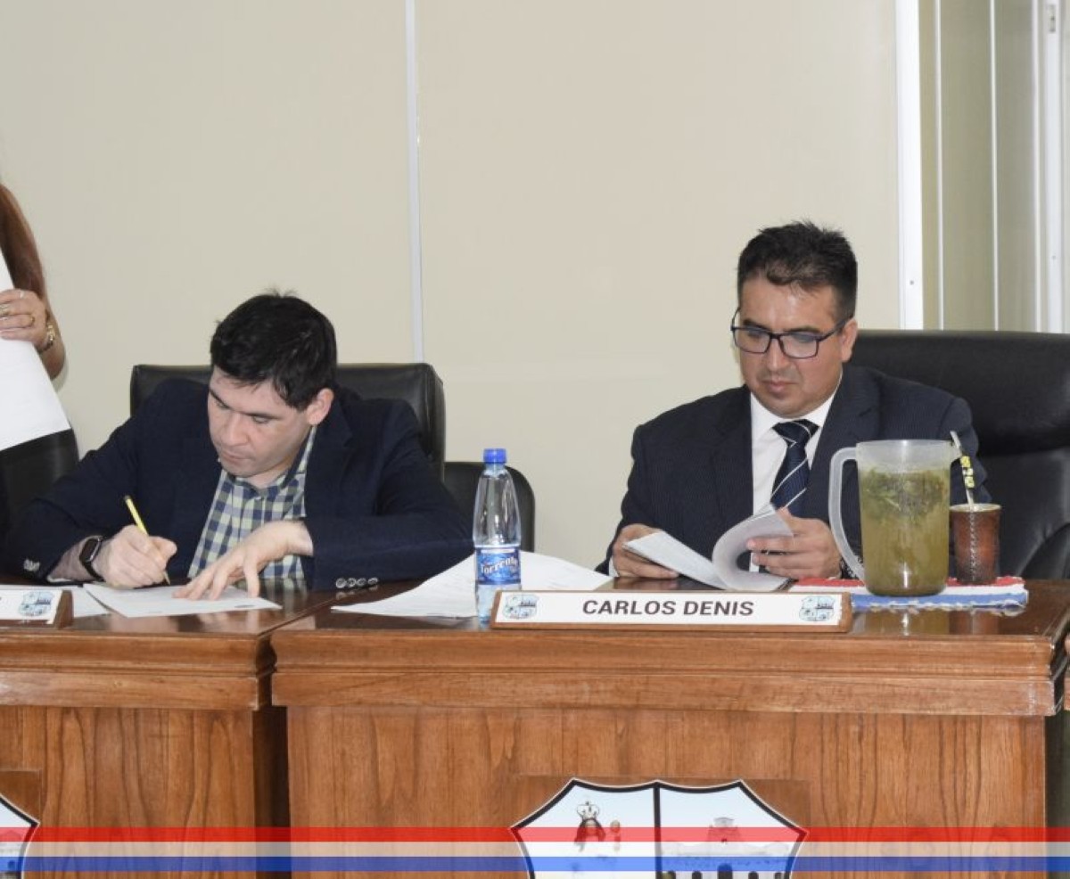 Foto 3 de SESION ORDINARIA DE LA JUNTA MUNICIPAL DE CAPIATA: Notas Recibidas, Nota Remitida y Expedientes Dictaminados
