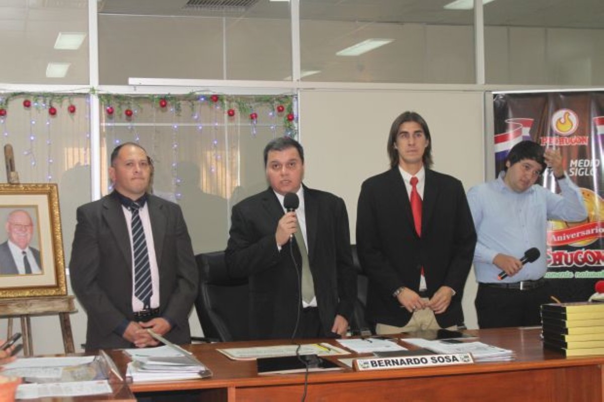 Foto 4 de Entrega de reconocimiento de Ciudadanía Ilustre a miembros de la familia Ceuppens – Talavera