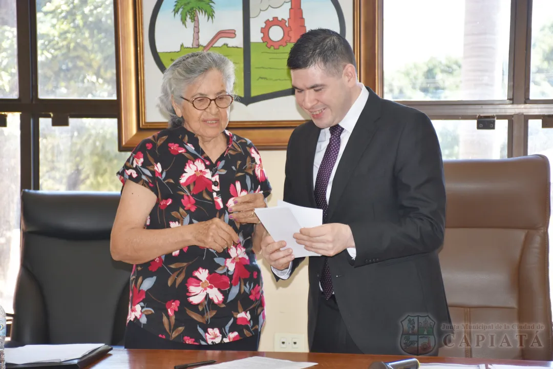 Foto 2 de Acto de Reconocimiento a la Comisión Vecinal Mburukujá por la apertura de la biblioteca barrial “Semillita” en la Cía. 9ª Rojas Cañada