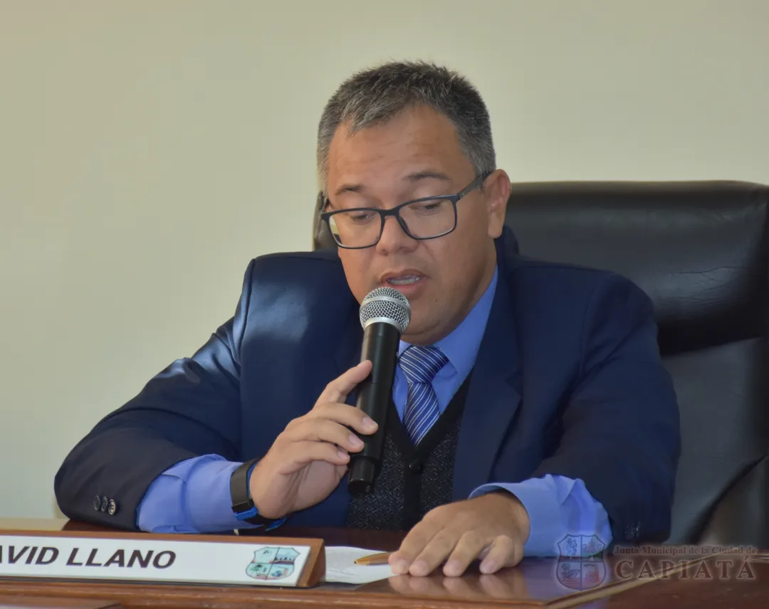 Foto 13 de SESION ORDINARIA DE LA JUNTA MUNICIPAL DE CAPIATA: Notas Recibidas y Expedientes Dictaminados