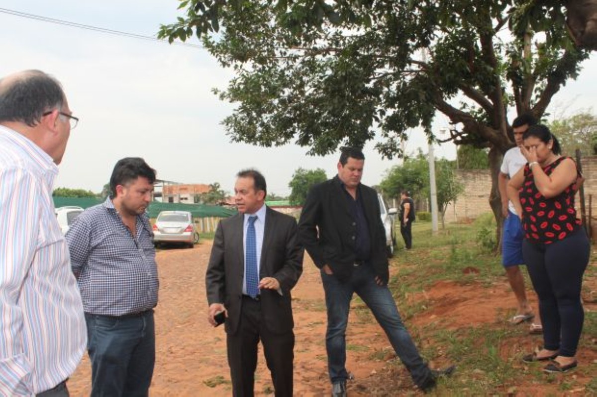 Foto 14 de Vecinos del Km. 21 ruta I expresaron su queja contra recicladora de residuos plásticos por emisión de malos olores