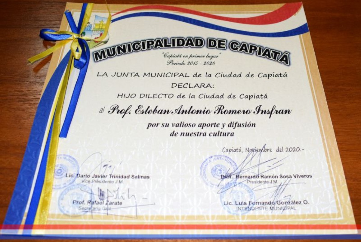 Foto 3 de El Prof. Esteban Antonio Romero Insfrán recibió el reconocimiento como Hijo Dilecto de la ciudad de Capiatá