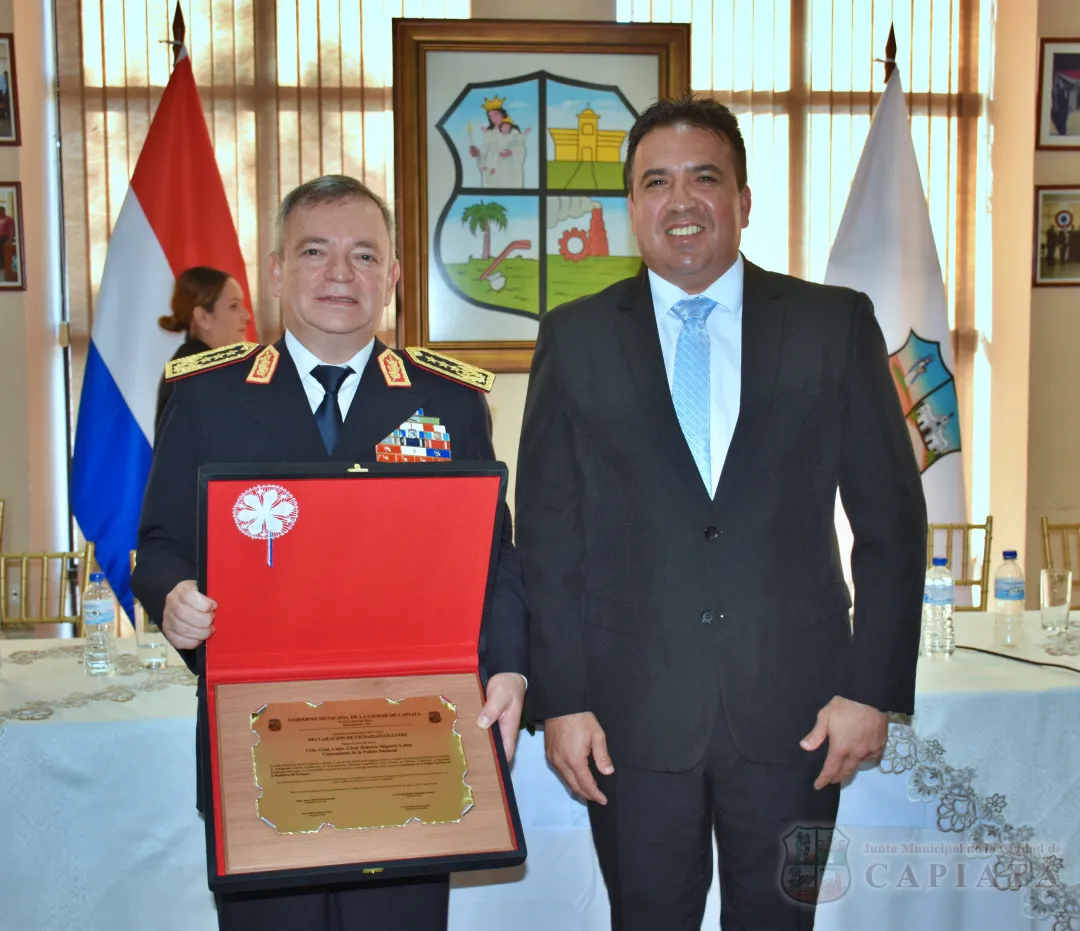 Foto 24 de Acto de reconocimiento como “Ciudadano Ilustre de Capiatá” al Comandante de la Policía Nacional, Crio. Gral. César Silguero Lobos