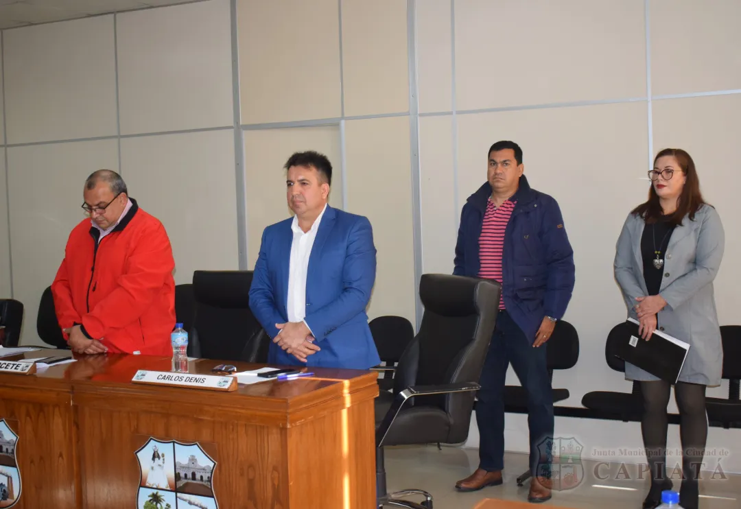 Foto 10 de SESION ORDINARIA DE LA JUNTA MUNICIPAL DE CAPIATA: Notas Recibidas y Expedientes Dictaminados