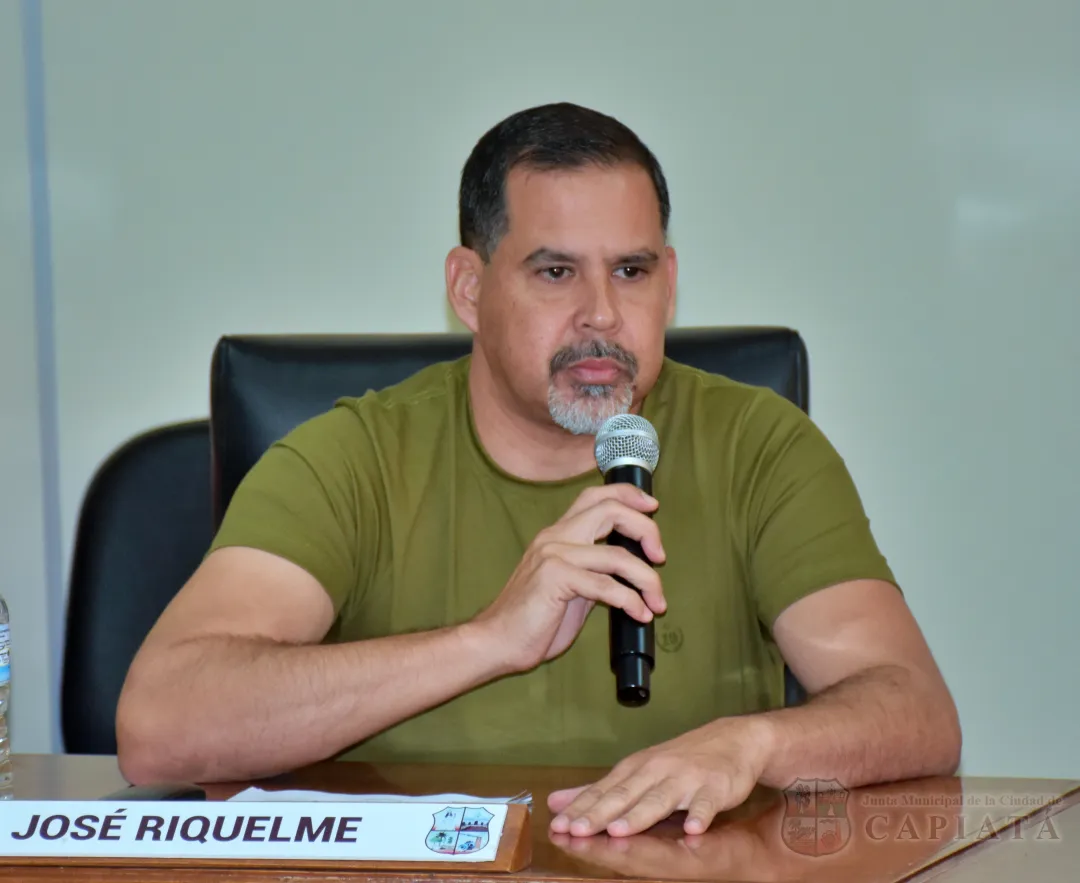 Foto 1 de Concejal Denis propone incremento salarial para dos operarios de maquinarias “comprometidos con la institución municipal y la sociedad”
