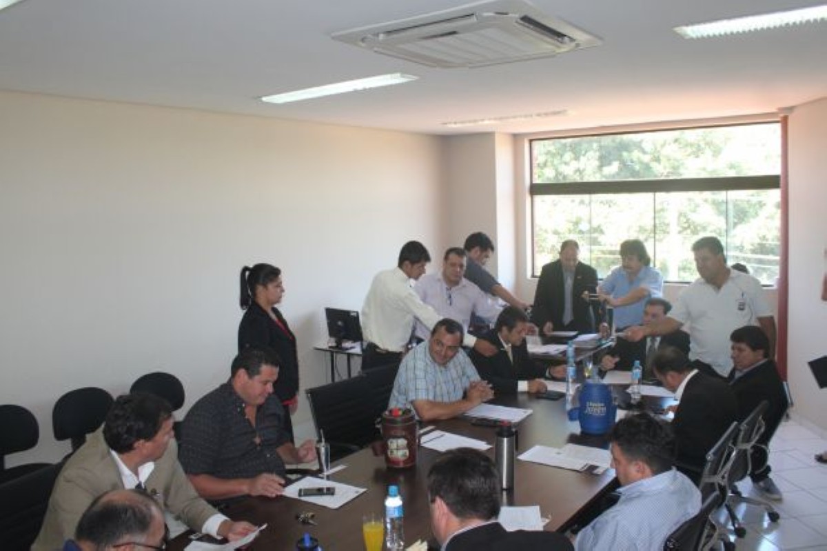 Foto 4 de SESION ORDINARIA DE LA JUNTA MUNICIPAL DE CAPIATA: Notas Recibidas y Expedientes Dictaminados
