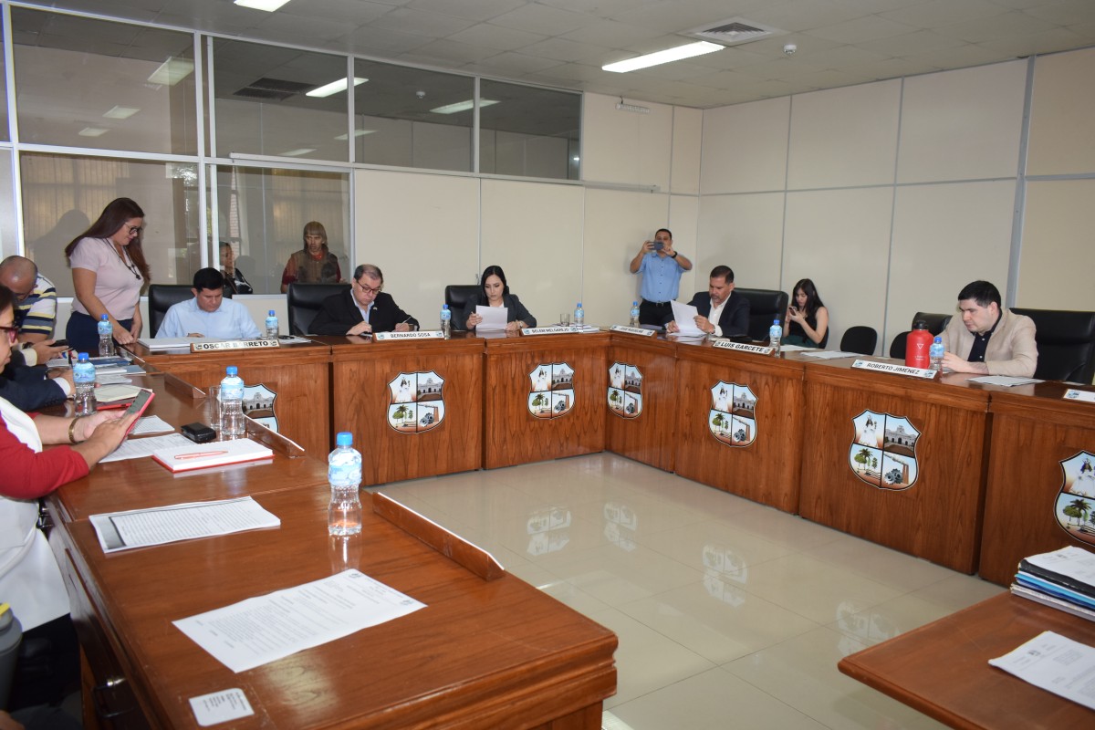 Foto 11 de SESION ORDINARIA DE LA JUNTA MUNICIPAL DE CAPIATA: Notas Recibidas, Nota Remitida y Expedientes Dictaminados
