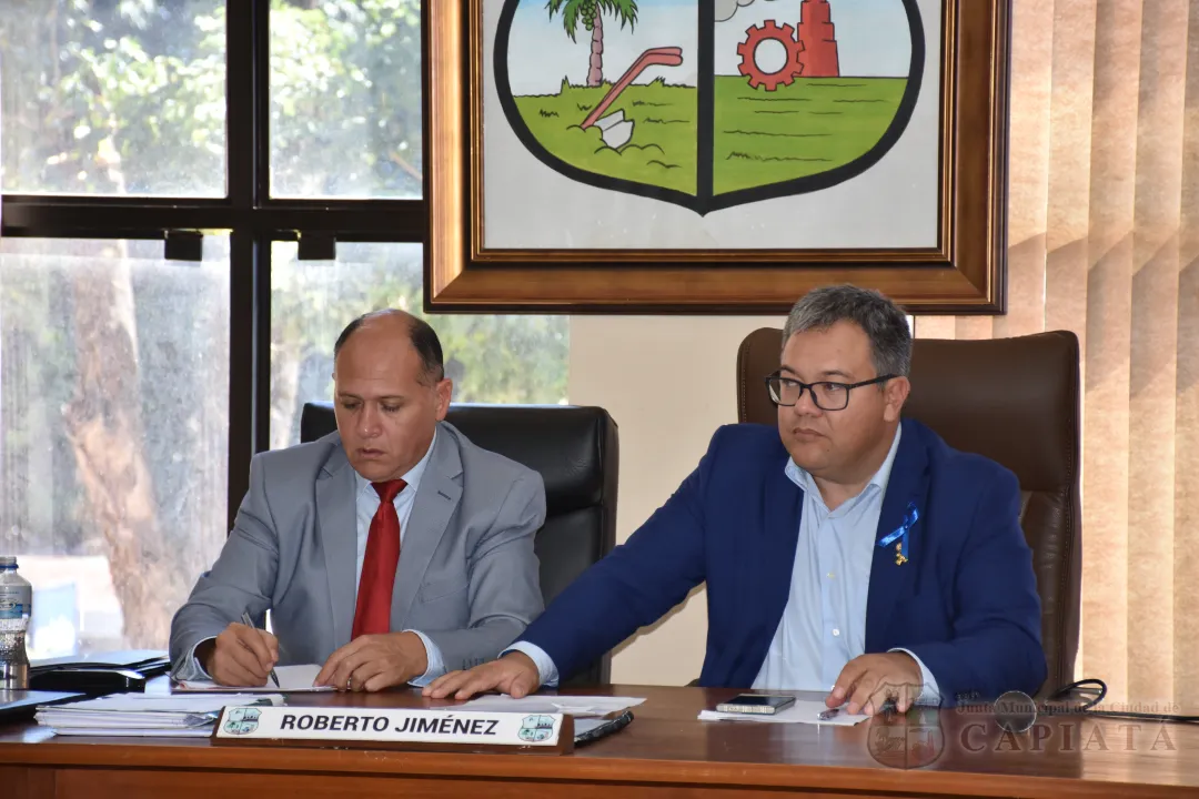 Foto 6 de En reunión con director de Tránsito analizarán la problemática de la expedición de registros “Categoría A” a conductores de plataformas