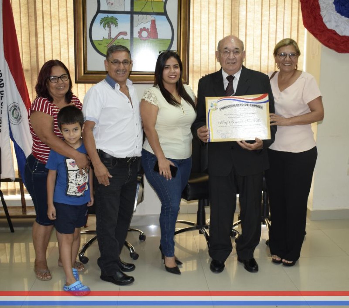 Foto 41 de Acto de entrega de reconocimiento como "Hijo Dilecto de la ciudad de Capiatá" al Prof. Bernardo Sosa Ortiz