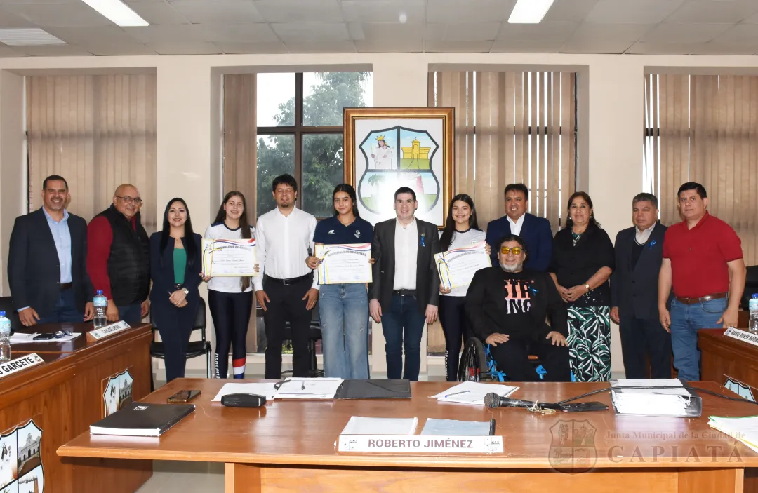 Foto 8 de Reconocimiento a jóvenes capiateñas destacadas en el Handball a nivel nacional e internacional