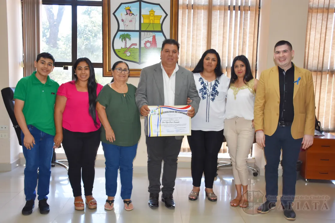 Foto 9 de Entrega de reconocimiento al Mérito a los destacados comunicadores sociales Felipe Darío Fernández y Luis Arce