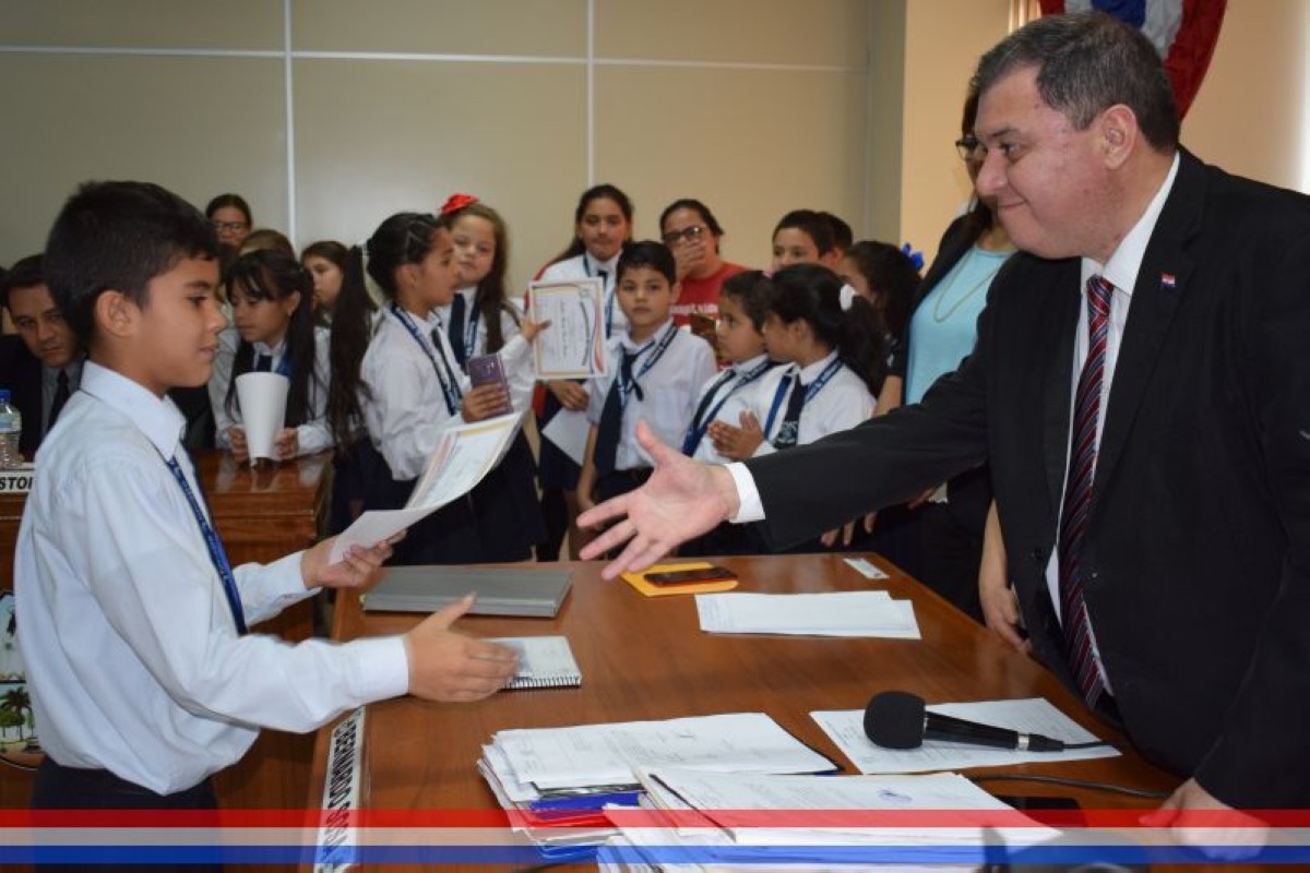 Foto 43 de Reconocimiento a la Esc. Bás. Nº 81 y Col. Nac. "Ma. Auxiliadora"