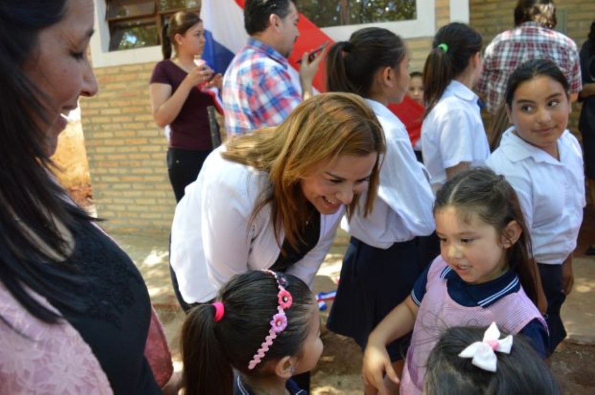 Foto 7 de Concejala Laura Gamarra de Talavera presente en actos inaugurales de nuevas aulas en escuelas