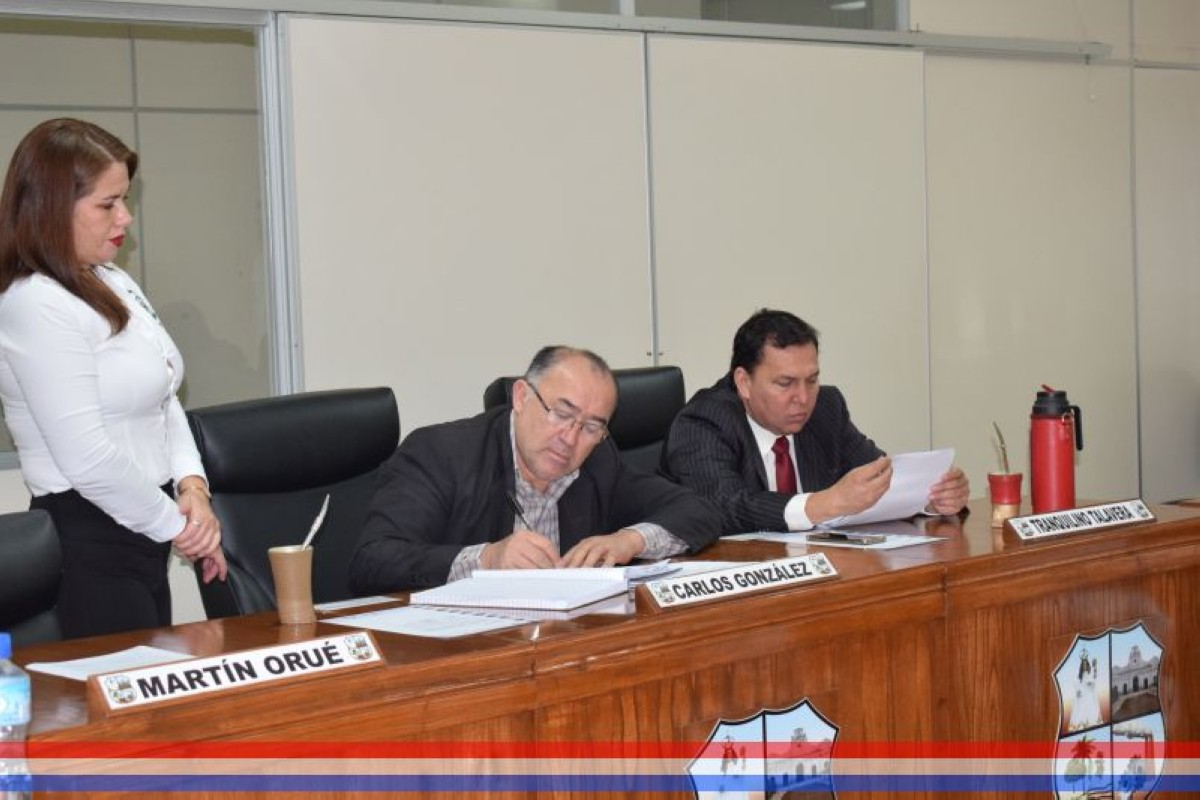 Foto 14 de SESION ORDINARIA DE LA JUNTA MUNICIPAL DE CAPIATA: Notas Recibidas, Nota Remitida y Expedientes Dictaminados