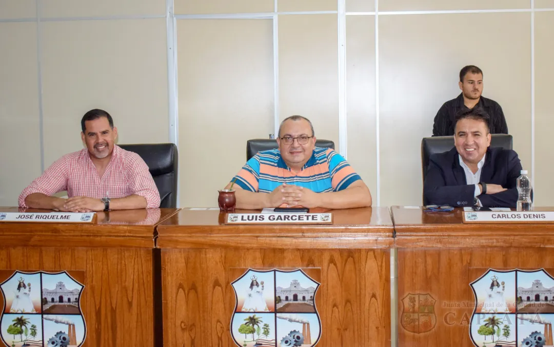 Foto 11 de SESION ORDINARIA DE LA JUNTA MUNICIPAL DE CAPIATA: Notas Recibidas y Expedientes Dictaminados
