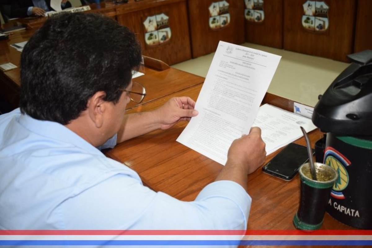 Foto 5 de SESION ORDINARIA DE LA JUNTA MUNICIPAL DE CAPIATA: Notas Recibidas y Expedientes Dictaminados