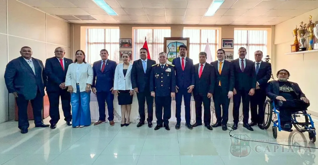 Foto 31 de Acto de reconocimiento como “Ciudadano Ilustre de Capiatá” al Comandante de la Policía Nacional, Crio. Gral. César Silguero Lobos