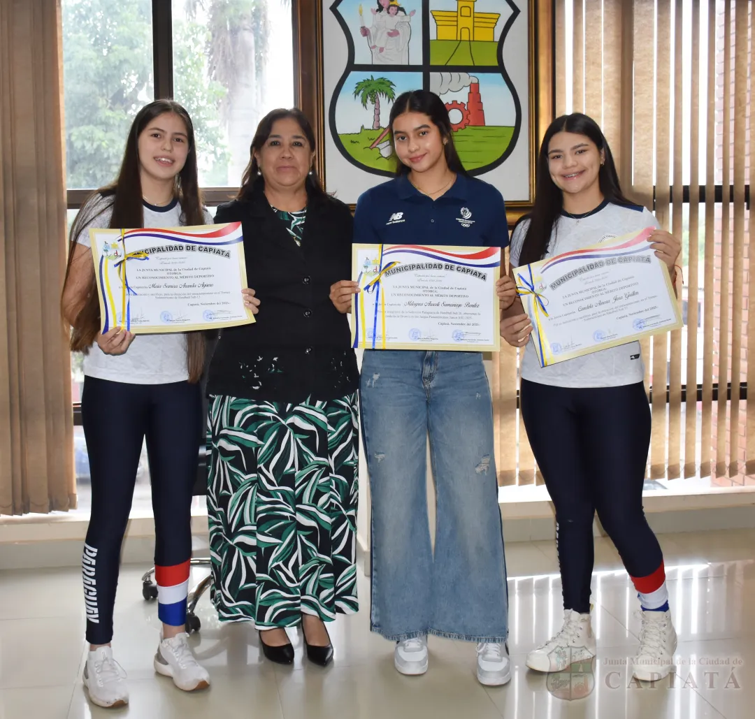 Foto 5 de Reconocimiento a jóvenes capiateñas destacadas en el Handball a nivel nacional e internacional