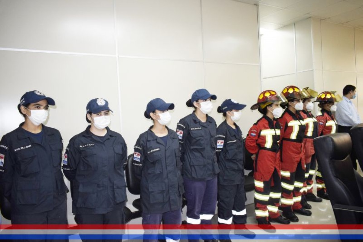 Foto 9 de Entrega de reconocimientos en Honor al Mérito a mujeres integrantes de cuerpos de bomberos voluntarios de nuestra ciudad
