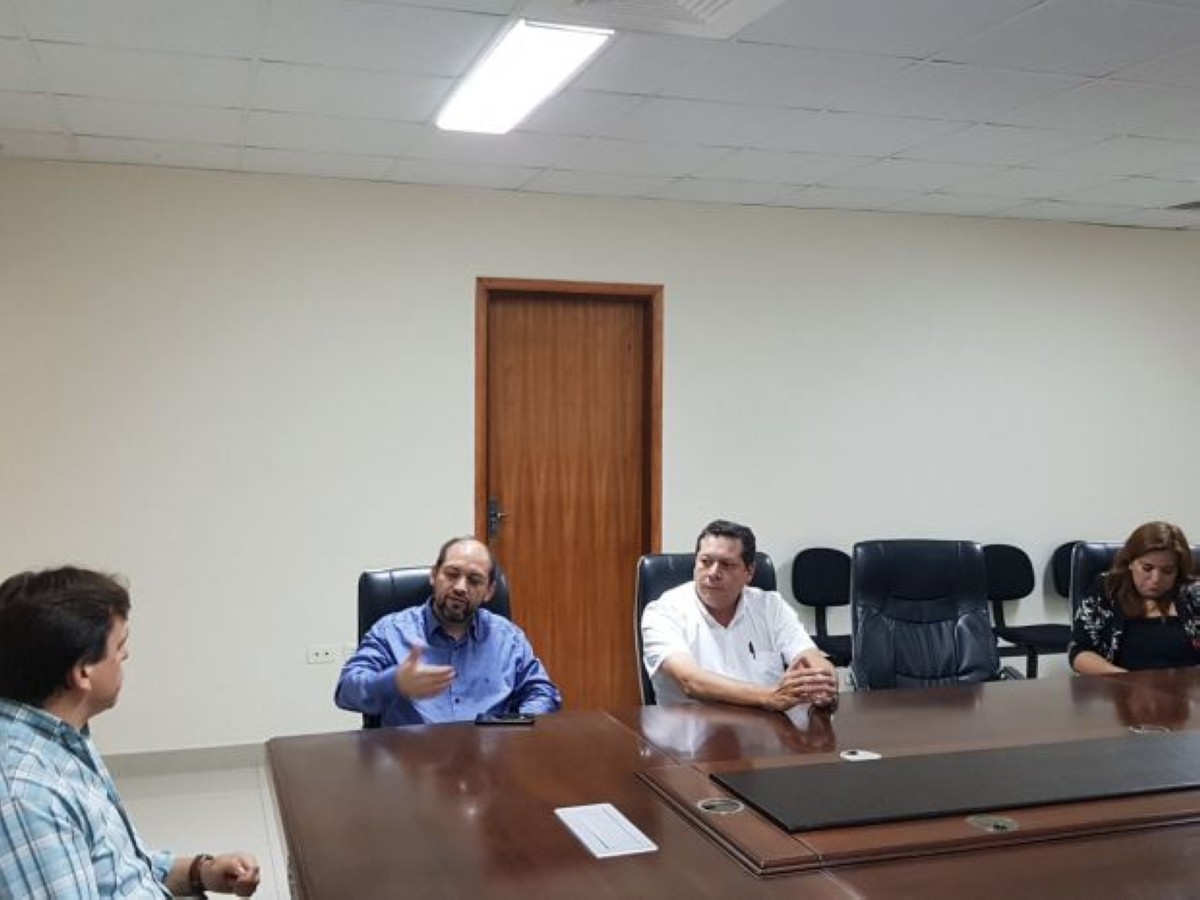 Foto 11 de Estudian la factibilidad de la emisión de bonos para el financiamiento de obras el próximo año