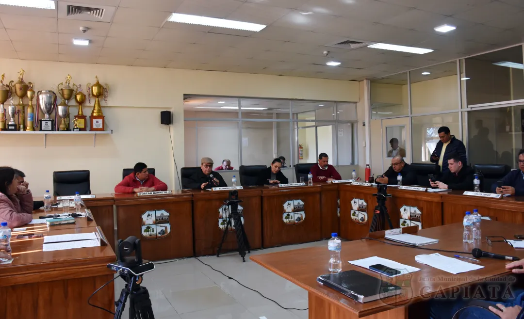 Foto 2 de Revocan Resolución N.º 486 – Acta N.º 30 de fecha 15/06/2016 que declara al Lic. Erico Galeano como “Ciudadano Ilustre e Hijo Dilecto de la ciudad de Capiatá”