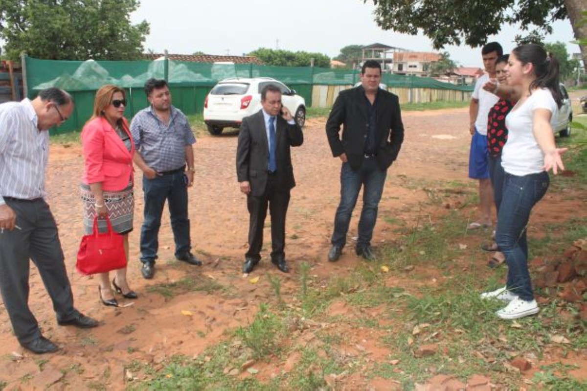 Foto 17 de Vecinos del Km. 21 ruta I expresaron su queja contra recicladora de residuos plásticos por emisión de malos olores