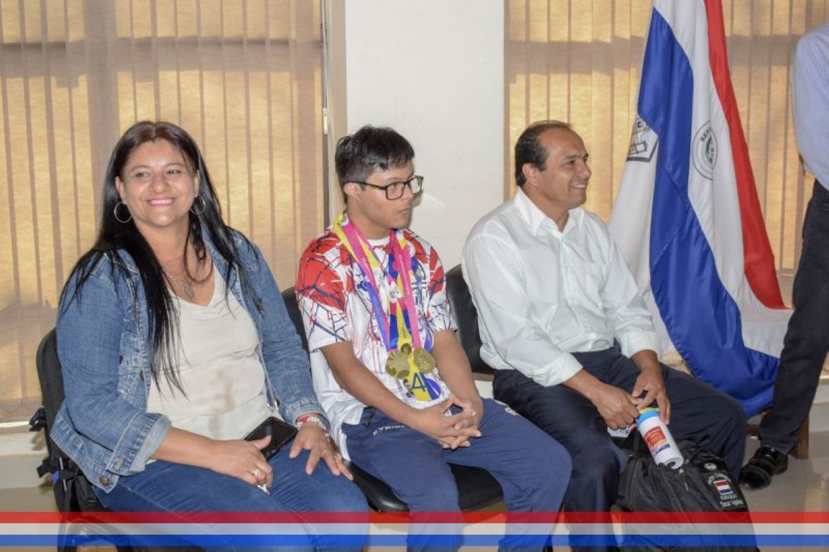 Foto 16 de Reconocimiento al Mérito al joven atleta Oscar Vicente Aguilera Núñez de destacada participación en las Olimpiadas Especiales Berlín 2023