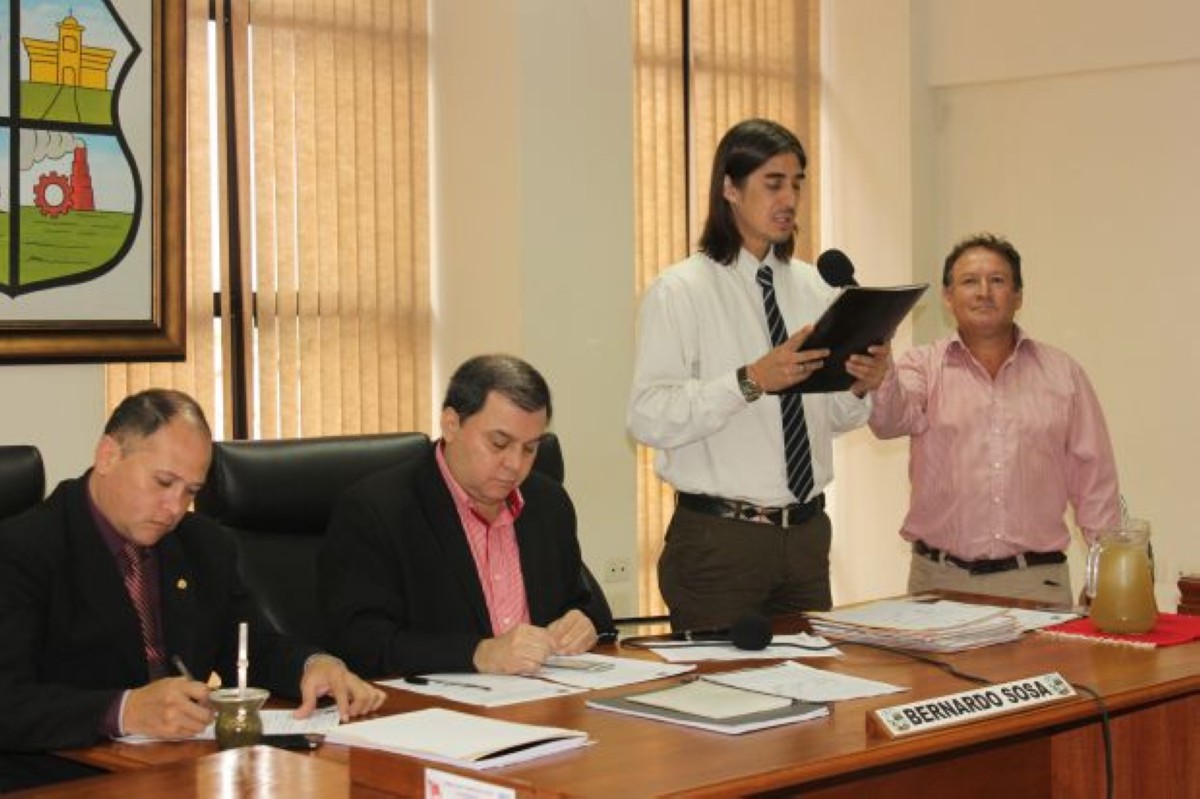 Foto 4 de SESION ORDINARIA DE LA JUNTA MUNICIPAL DE CAPIATA: Notas Recibidas y Expedientes Dictaminados