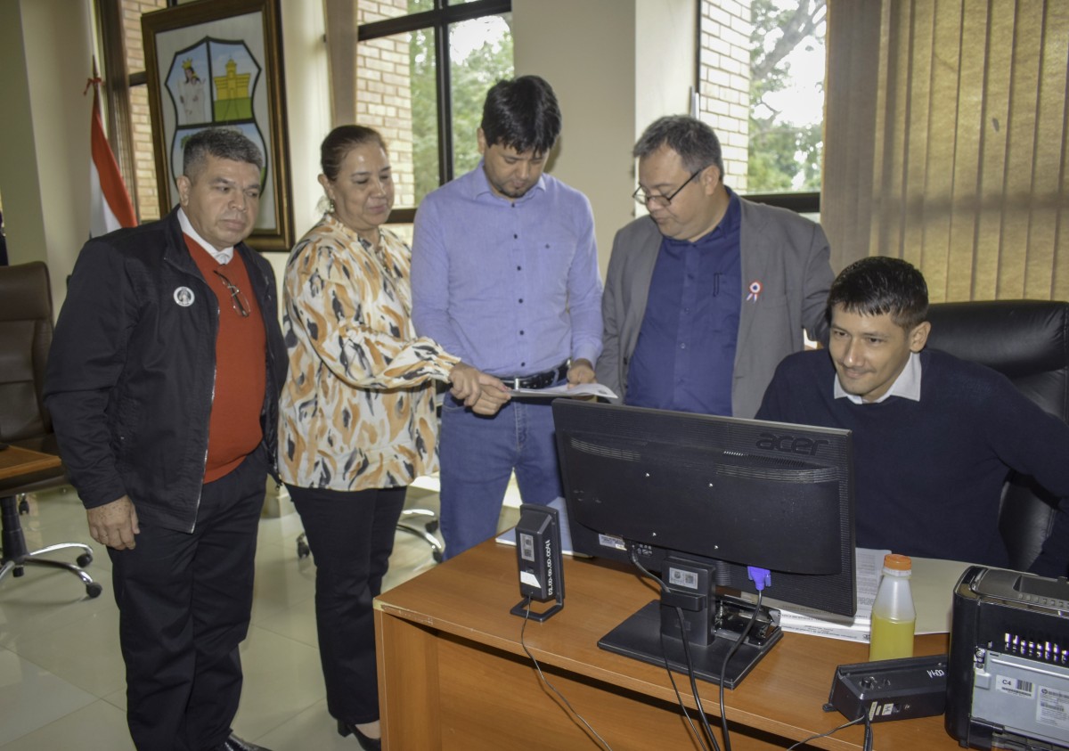 Foto 3 de Aprueban adjudicación de trabajos de reparaciones varias en la escuela básica Nº 2856 San Roque