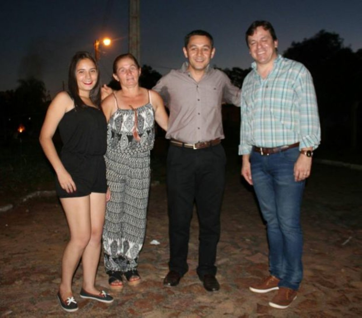 Foto 10 de Inauguración de empedrados en la compañía Ybyraró