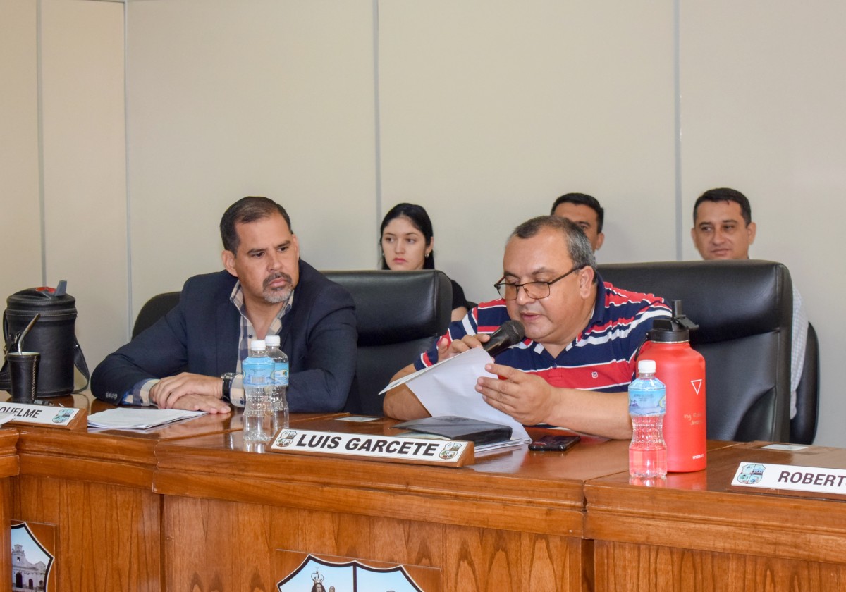 Foto 15 de SESION ORDINARIA DE LA JUNTA MUNICIPAL DE CAPIATA: Notas Recibidas, Nota Remitida y Expedientes Dictaminados