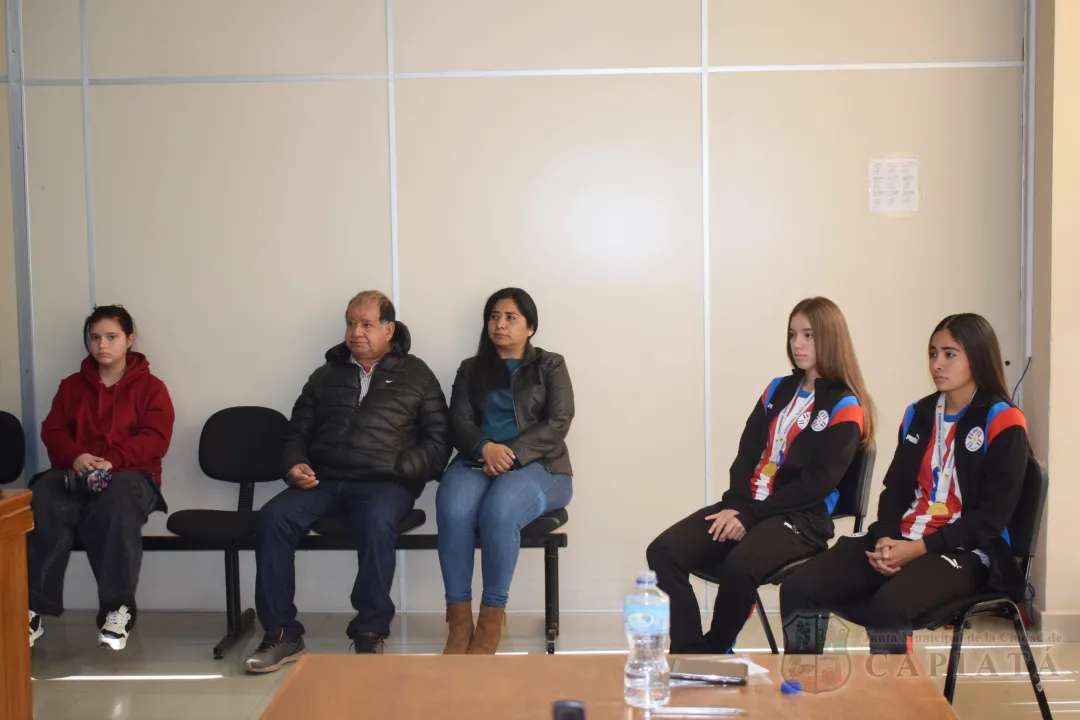 Foto 17 de Reconocimiento a las integrantes capiateñas de la Selección Paraguaya de Fútbol Femenino Sub 17, consagradas como campeonas sudamericanas