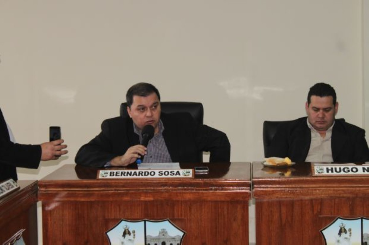 Foto 2 de SESION EXTRAORDINARIA DE LA JUNTA MUNICIPAL DE CAPIATA