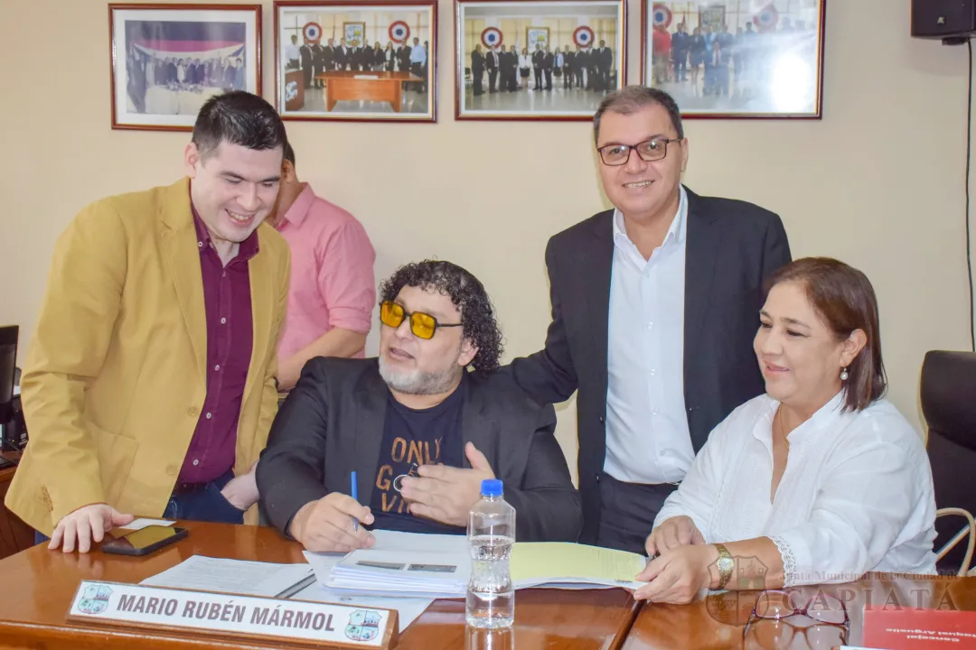 Foto 2 de Autorizan al Ejecutivo Municipal desafectar espacio público donde está asentada la Esc. Bás. Priv. Subvencionada Nº 6438 “Santa Lucía”, a favor del MEC