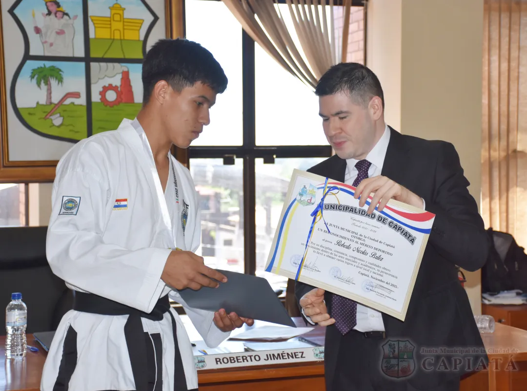 Foto 10 de Entregan reconocimiento al Mérito Deportivo al joven y destacado taekwondista Roberto Nicolás Brítez