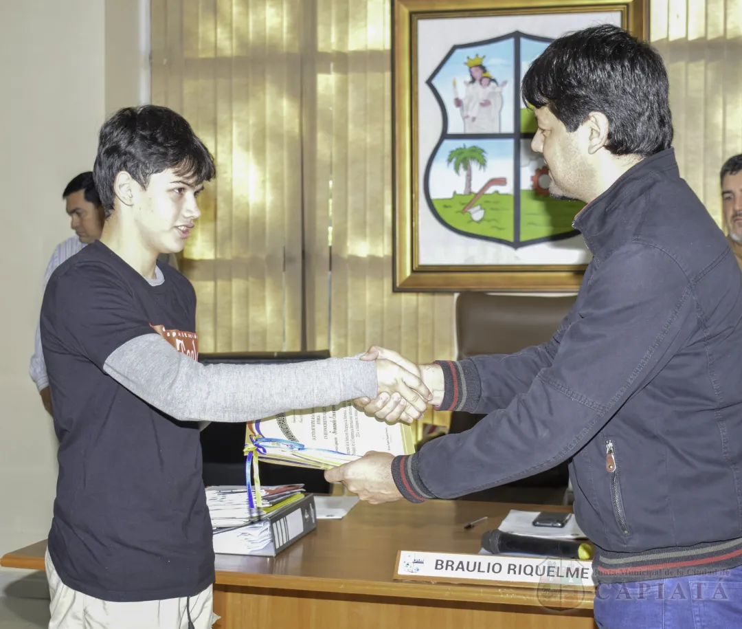 Foto 34 de Reconocimiento al Mérito a jóvenes capiateños que integran la Selección Paraguaya de Robótica