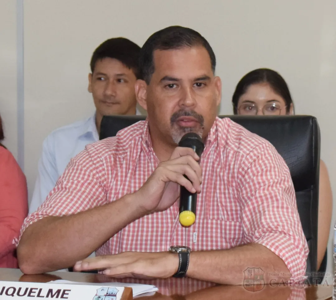 Foto 4 de La problemática de los asfaltados destruidos por trabajos de Juntas de Saneamiento y aguaterías fue motivo de debate en el Pleno